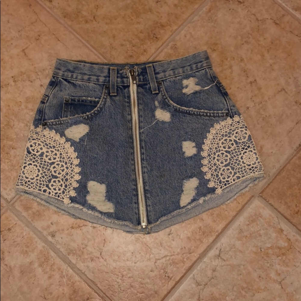 Carmar Denim Skirt, size 25 BNWT